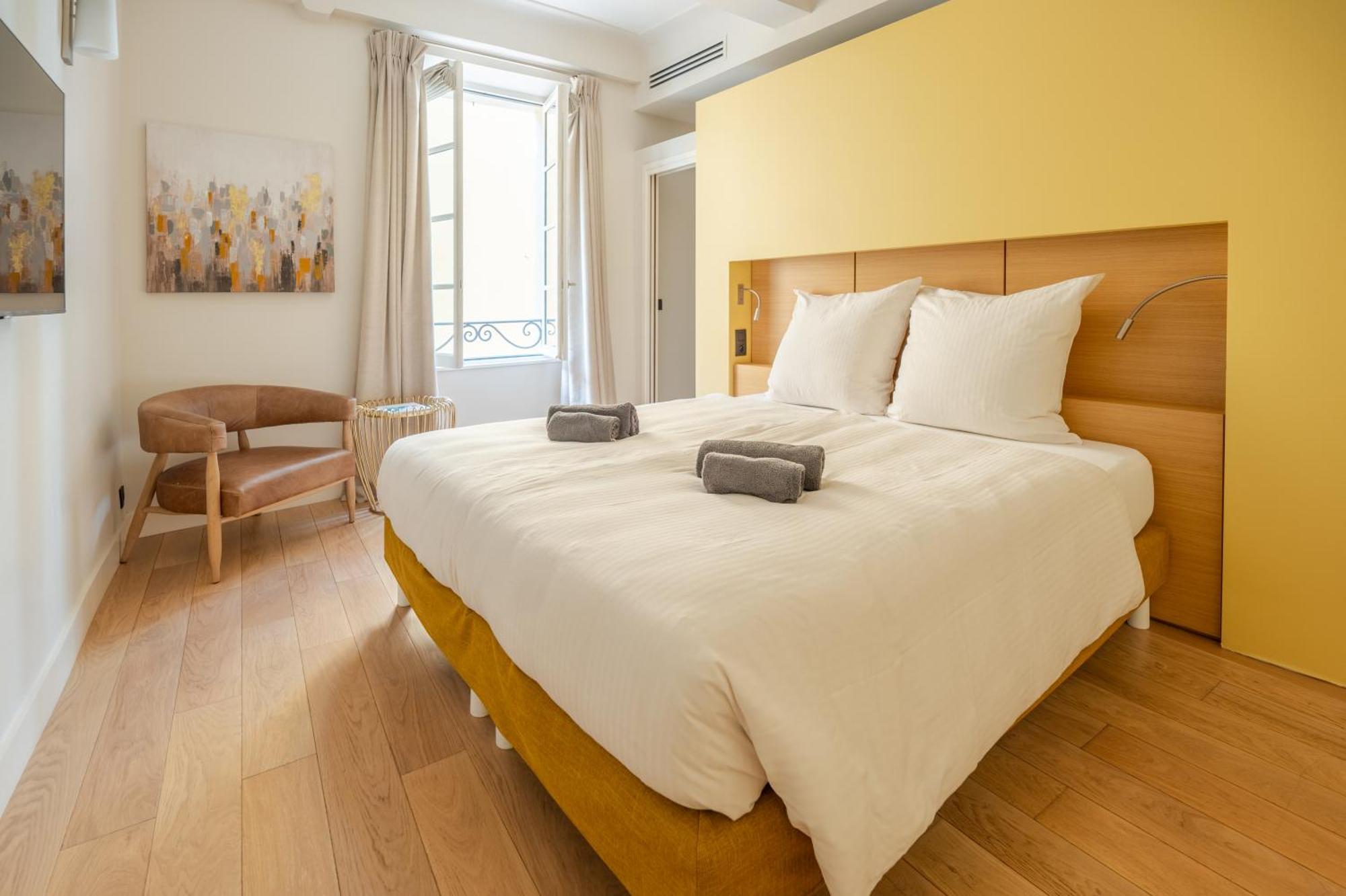 Maison Beau Clocher Couette-café *